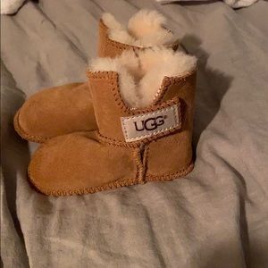 NWOT- Small/newborn UGGS